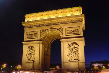 Fototapeta na wymiar Arc de Triomphe nuit