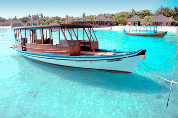 dhoni boat moored