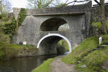 canal bridge - leeds liverpool canal