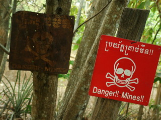danger mines ! cambodge