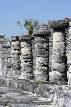 tulum pillars
