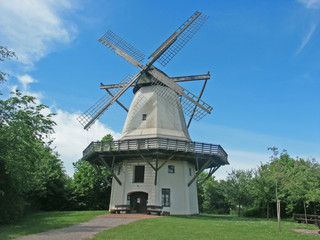 weisse windm&uuml;lle