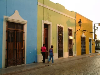 Afwasbaar Fotobehang Mexico street scene in campeche, mexico