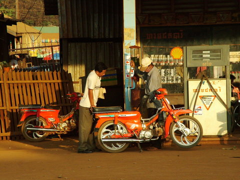 station essence, cambodge
