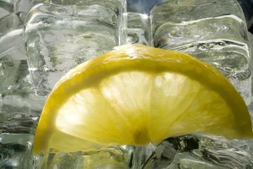 Foto op Plexiglas ijs en citroen © Clivia