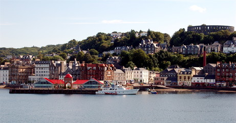 oban bay and mccaigs tower