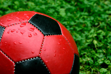Fototapeta na wymiar czerwona piłka nożna