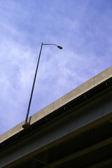 Fototapeta na wymiar Lampa po most drogowy
