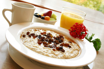 healthy oatmeal breakfast