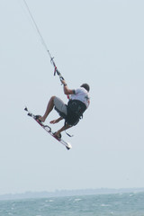 kite surfing saut © jean lenavetier /ouest images