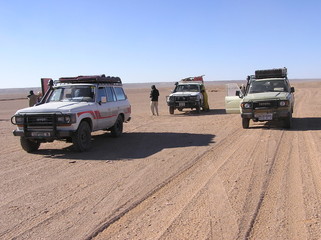 voitures dans le désert