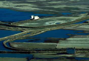 Obraz premium hous in salt pan