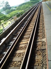Obraz premium mrt train tracks