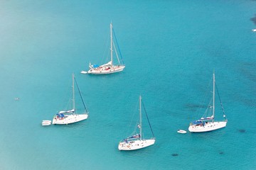 voiliers au mouillage