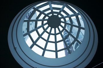 Naklejka premium atrium, looking up