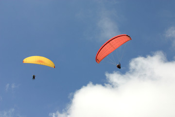 die zwei paraglider