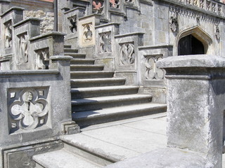 steintreppe eines schlosses