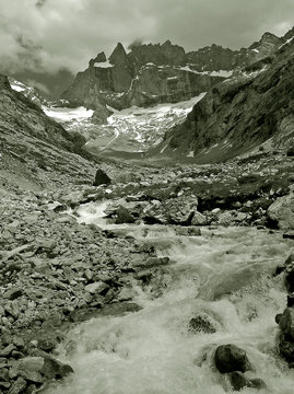 0378-massif de la meije, noir et blanc