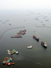 ship traffic  port of tanjung priok