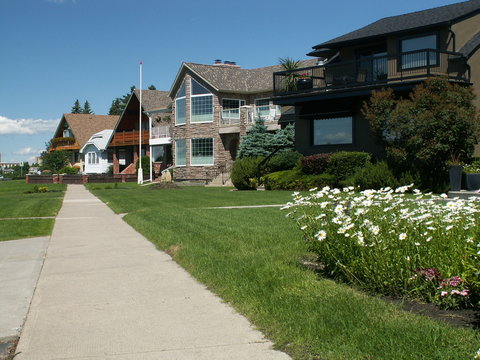 nice houses  on the city street