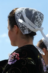 une belle coiffe bretonne du cap-sizun....