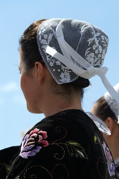 une belle coiffe bretonne du cap-sizun....