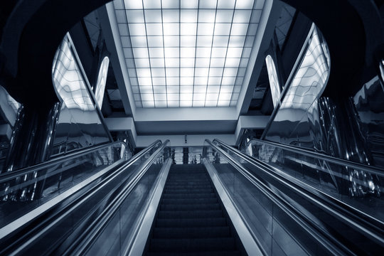 escalator subway