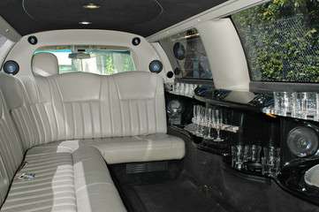 intérieur d'une limousine - obrazy, fototapety, plakaty