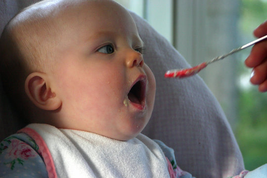 baby eating