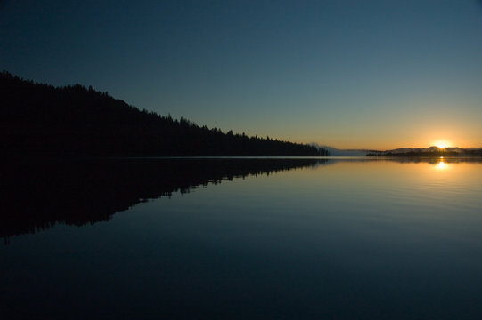 sunrise on leigh lake © Sebastien Burel