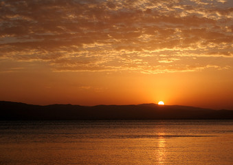 Fototapeta na wymiar Jezioro Sewan - zachód słońca