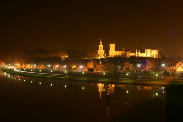 avignon la nuit