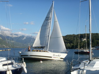 Fototapeta premium bateau voilier lac