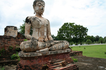 river buddha