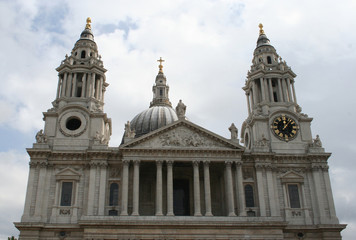 Fototapeta na wymiar Londyn St Pauls Cathedral