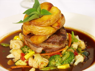 fillet mignon wrapped in apple smoked bacon