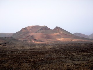 Fototapeta na wymiar wulkaniczny krajobraz
