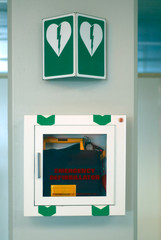 emergency defibrillator - obrazy, fototapety, plakaty