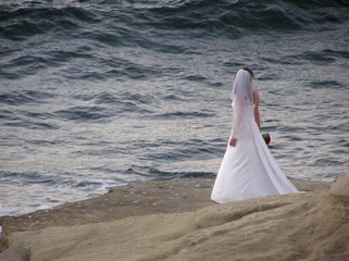 Fototapeta na wymiar bride standing alone