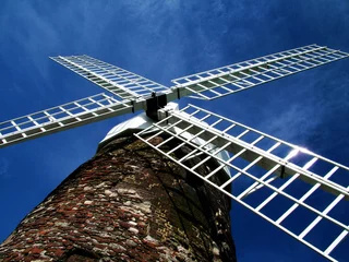 Foto op Plexiglas Molens windmolen van onderen