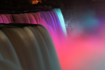 niagara falls by night