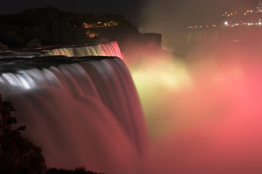 Niagara Falls By Night