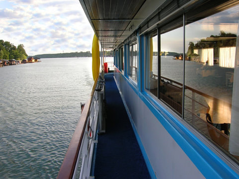 passage on the deck