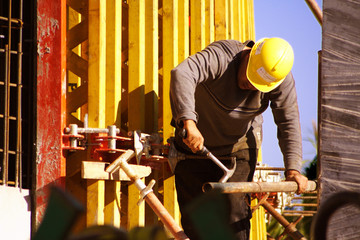 Obraz premium construction worker formworks