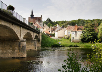 Fototapeta na wymiar historic river bridge