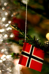 Fototapeta na wymiar norwegian flag on christmas tree