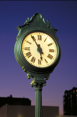 Fototapeta na wymiar city clock