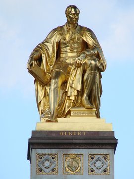 statue of prince albert