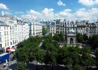 parisian square with fountain