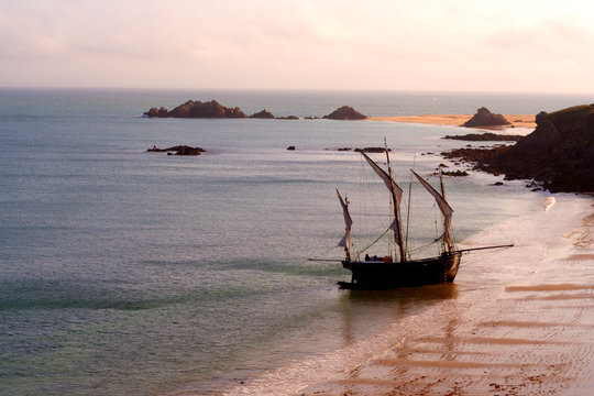 bateau &eacute;chou&eacute;